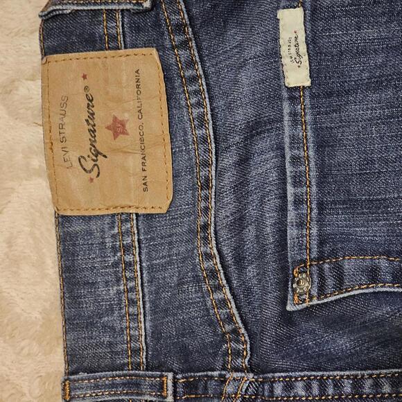 Signature by Levi Strauss Straight Slim Fit Ripped Jeans - Picture 9 of 10